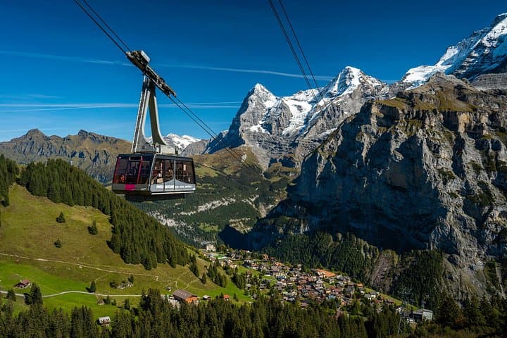 Cable car above Mürren