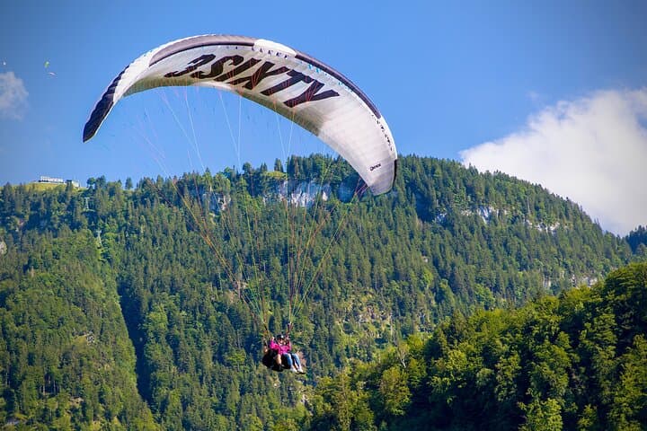 30-minute Tandem flight from the Top of Brunni