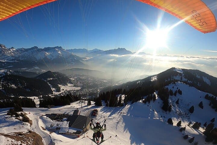 Paragliding discovery flight in Villars sur Ollon
