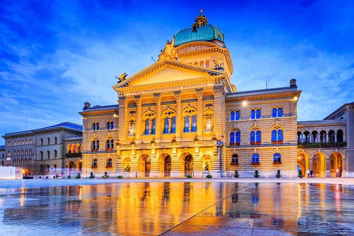 Bern Scavenger Hunt & Highlights Self-Guided Walking Tour