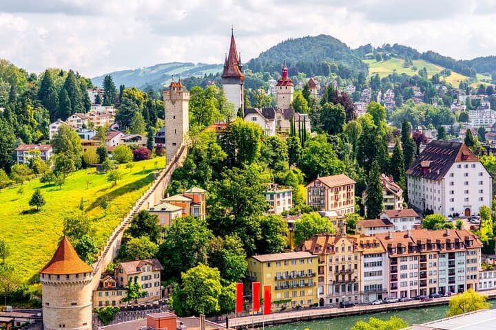 Lucerne Scavenger Hunt & Highlights Self-Guided Walking Tour