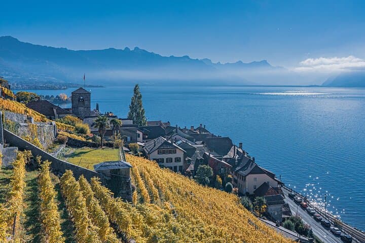 Private transfer from Zurich to Geneva, 3h Stop in Lausanne