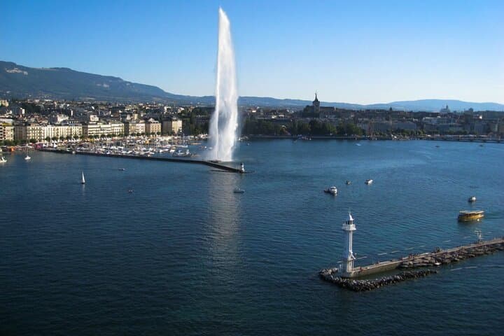 Sightseeing Cruise on Lake Geneva with Wine and Aperitif