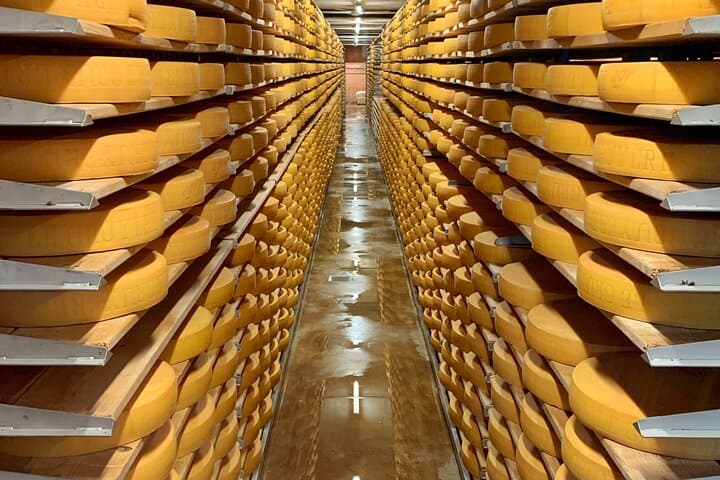 Gruyères Castle, Cheese & Chocolate Small Group | From Bern