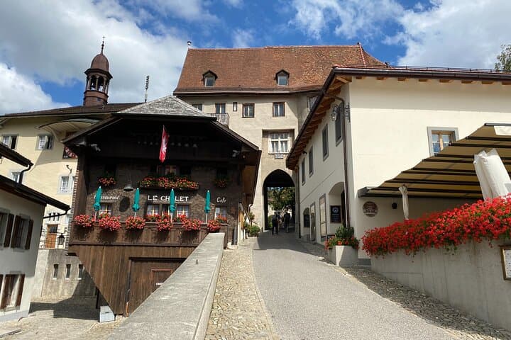 Gruyères Castle, Cheese & Chocolate Small Group | From Bern