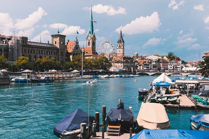 Hidden Gems of Zurich: Self-Guided Puzzle Walk