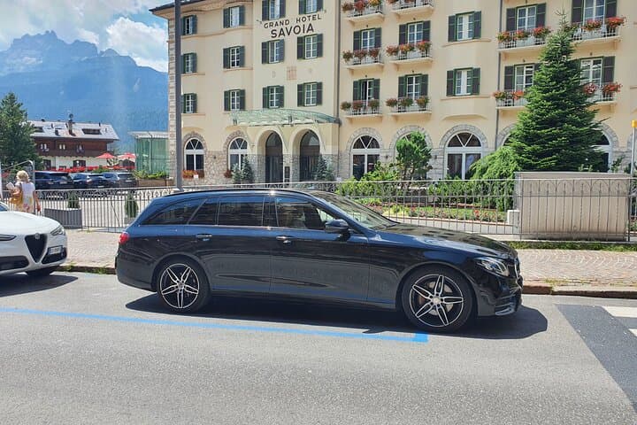 Geneva Airport (GVA) to Lausanne - Round-Trip Private Transfer