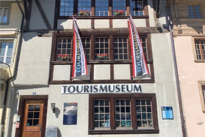 Interlaken: Self-Guided Walking City Tour & Scavenger Hunt