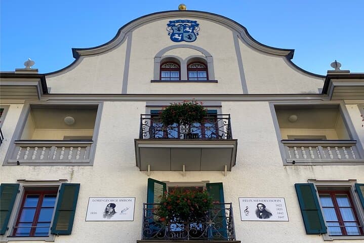 Interlaken: Self-Guided Walking City Tour & Scavenger Hunt