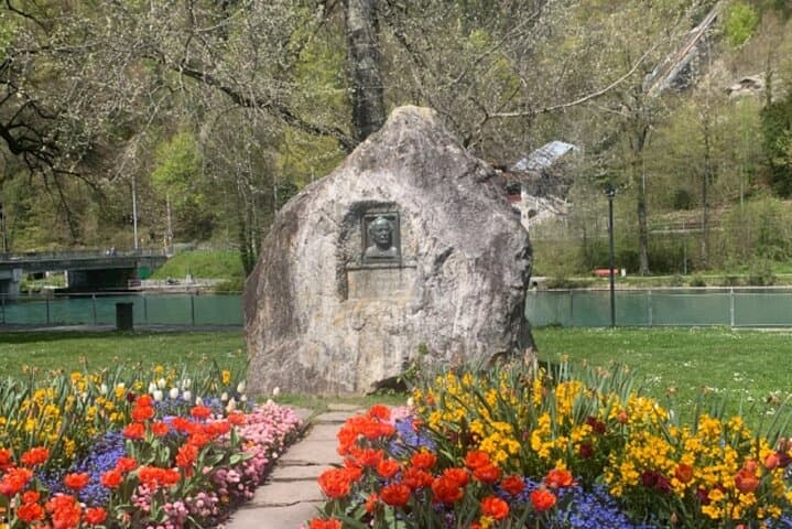 Interlaken: Self-Guided Walking City Tour & Scavenger Hunt