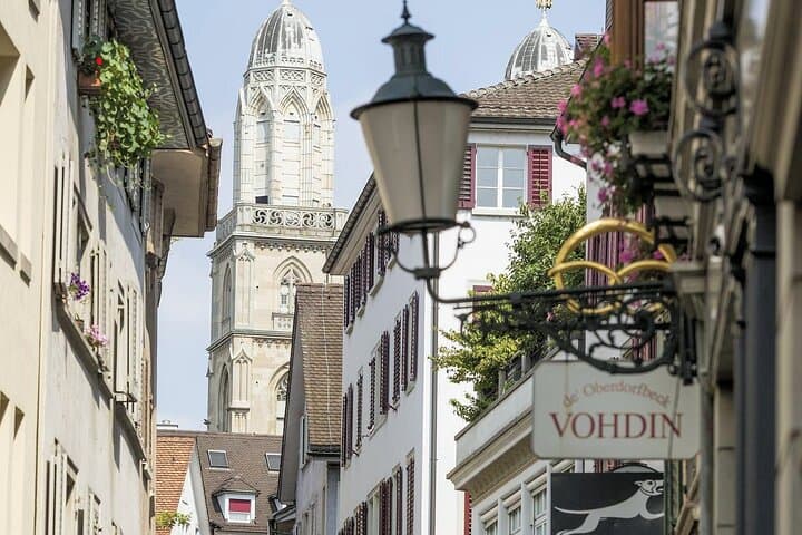 2 Hours Private Tour in Zurich