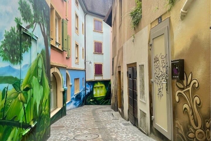 Neuchâtel Self-Guided City Walking Tour & Scavenger Hunt