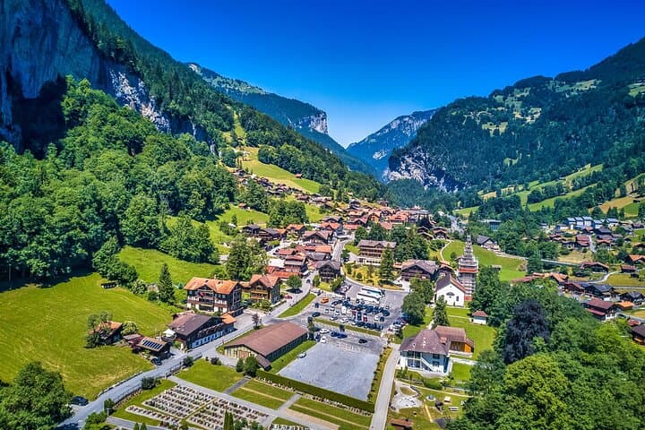 Interlaken Customized Private Sightseeing Tour by Car with Local