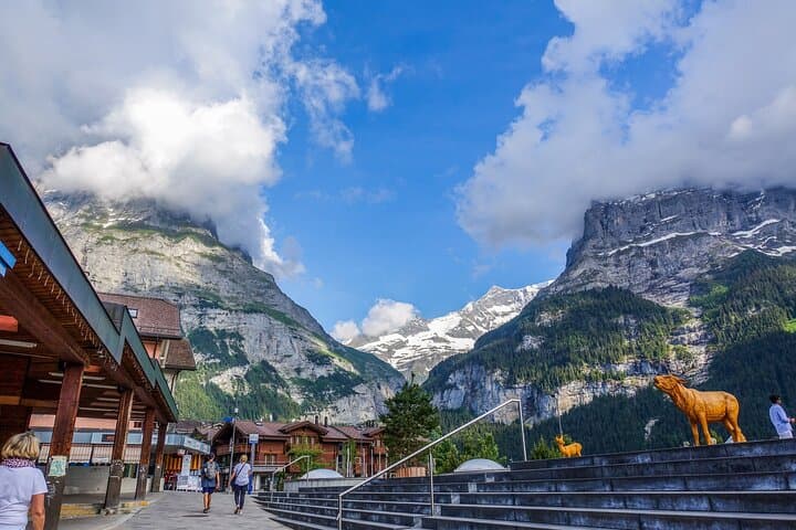 Zurich: Guided Daytrip to Grindelwald, Lauterbrunnen & Interlaken
