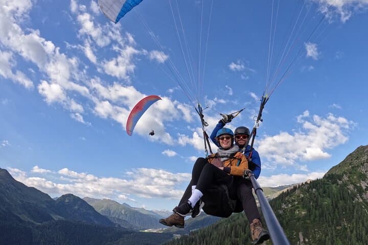 KLOSTERS: Paragliding For 2 - Couples (Video &Photos Incl.)