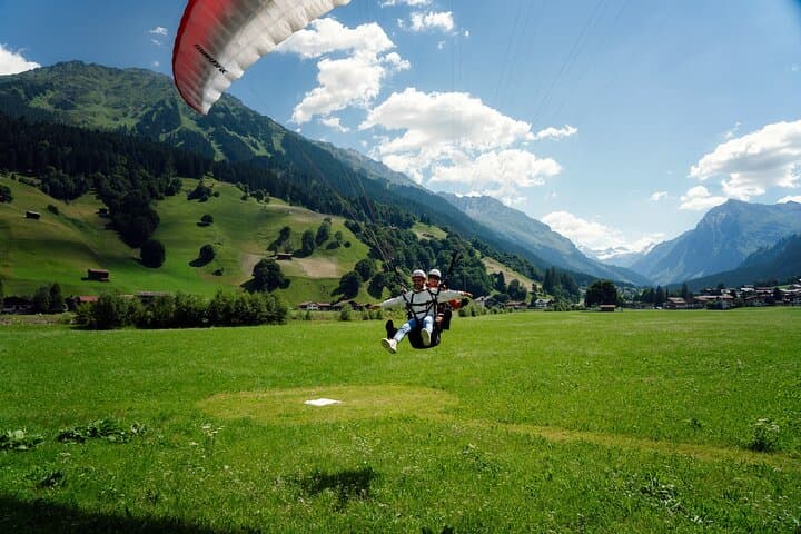 KLOSTERS: Paragliding For 2 - Couples (Video &Photos Incl.)