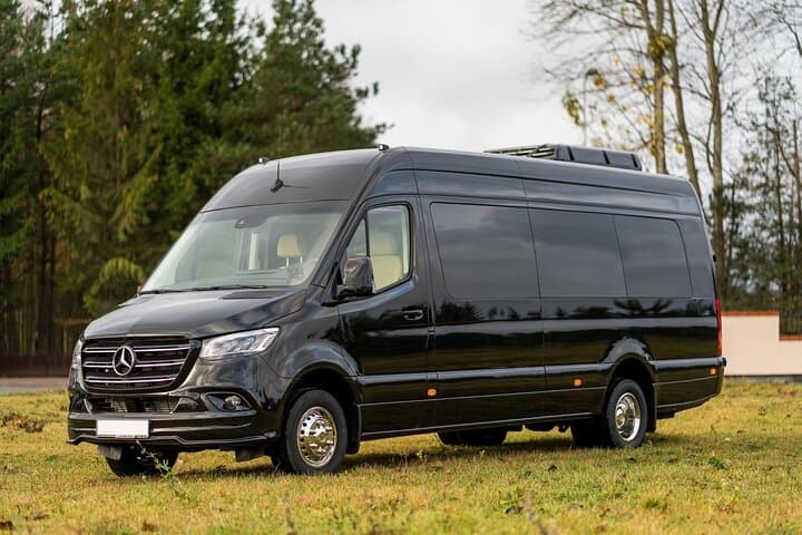 Private Transfer Zurich city to Zurich Airport ZRH by Minibus