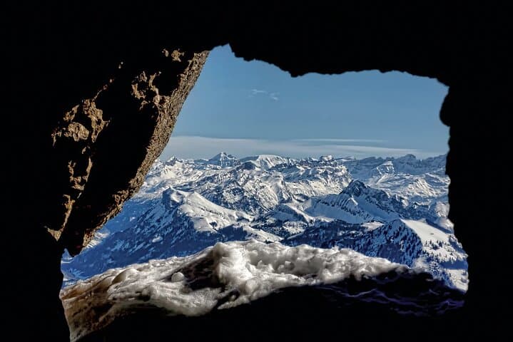 Private Return Day Trip from Zurich to Titlis and Lucerne