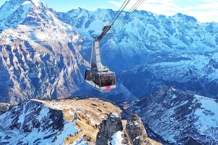 Private Return Day Trip from Zurich to Titlis and Lucerne
