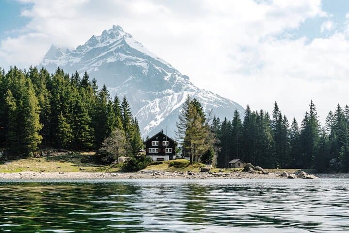 Private Return Day Trip from Zurich to Titlis and Lucerne
