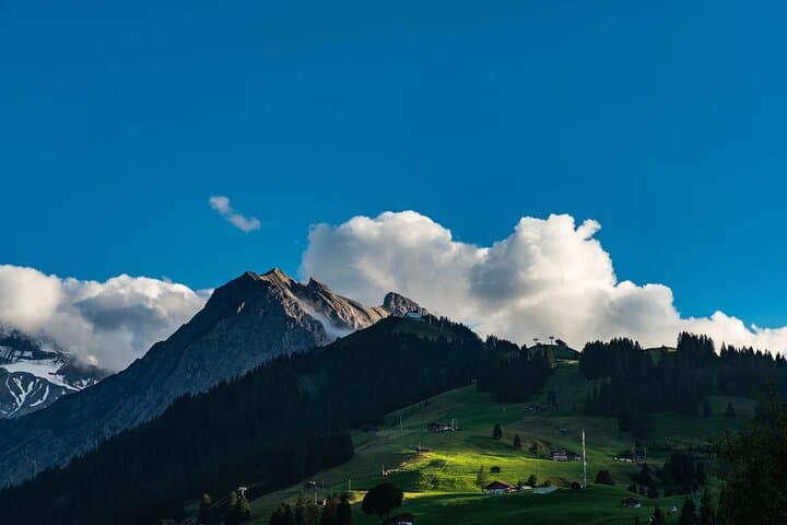 Private Return Day Trip from Zurich to Titlis and Lucerne