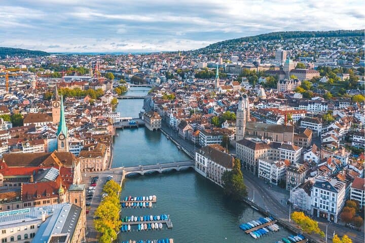 Zurich City Tour with Lake Cruise Lindt Chocolate and FIFA Museum