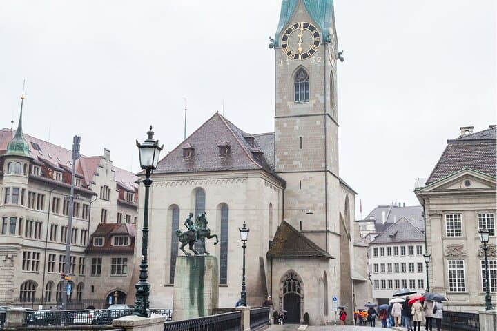 Zurich City Tour with Lake Cruise Lindt Chocolate and FIFA Museum
