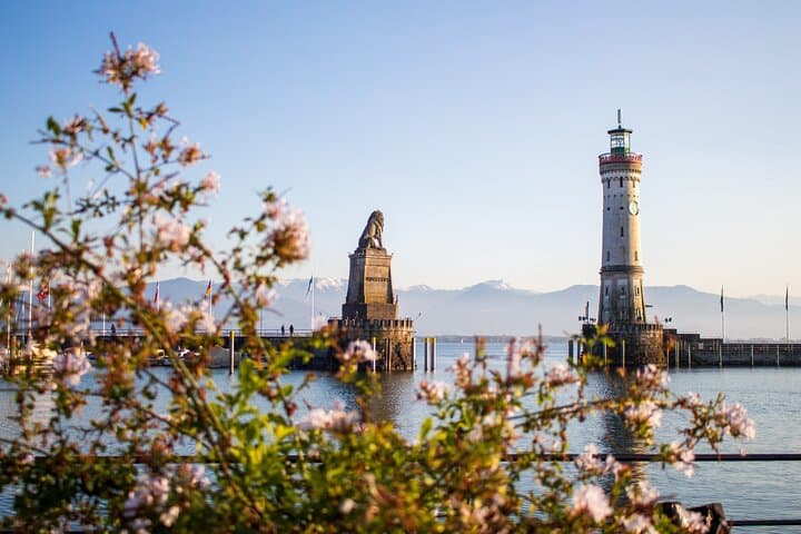 Private day trip to Neuschwanstein and Lindau from Zurich