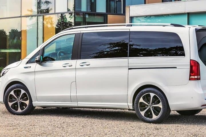 From Zurich Airport: 1-Way Private Transfer To Zurich Hotel