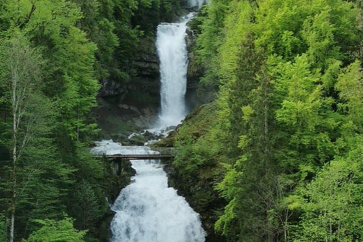 Interlaken sightseeing: Lauterbrunnen, Brienz, Interlaken