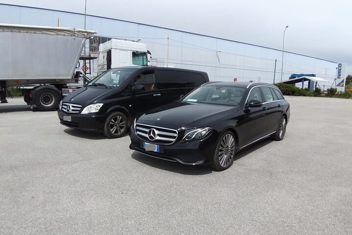 Geneva Airport to Val d'Isere or Espace Killy RoundTrip Transfer