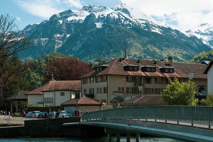 Private tour from Zurich to Interlaken and Lauterbrunnen Valley