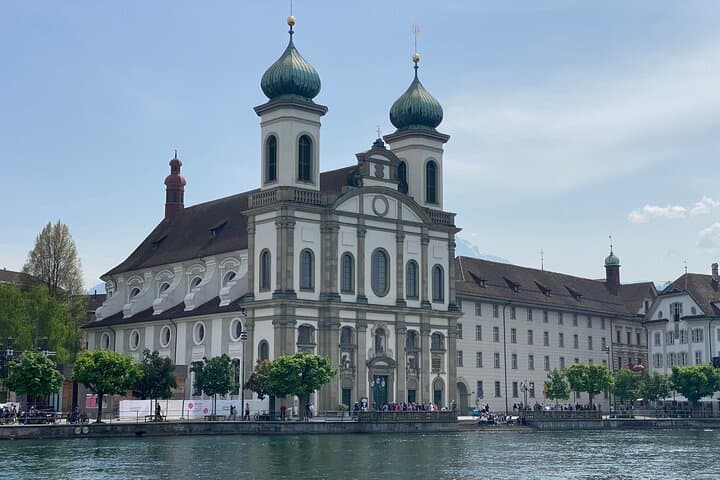 Revealing Lucerne: Self-Guided Reading City Tour