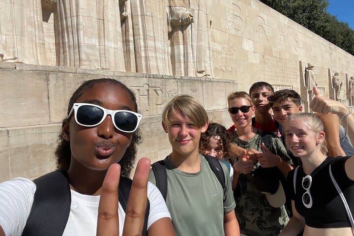 Geneva Self-Guided City Walking Tour & Scavenger Hunt