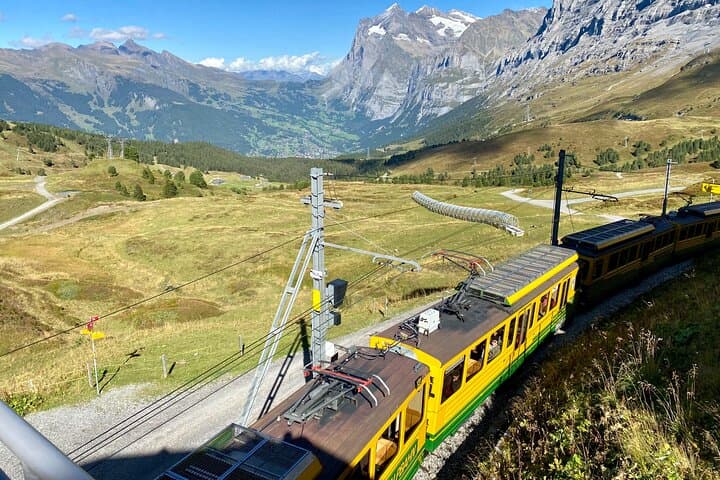 Lauterbrunnen, Jungfrau & Grindelwald Tour | From Basel