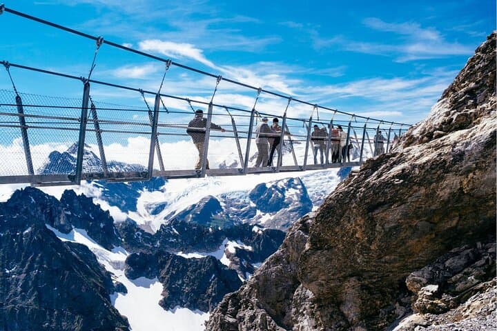 Zurich: Private Day Trip to Engelberg, Mount Titlis & Interlaken