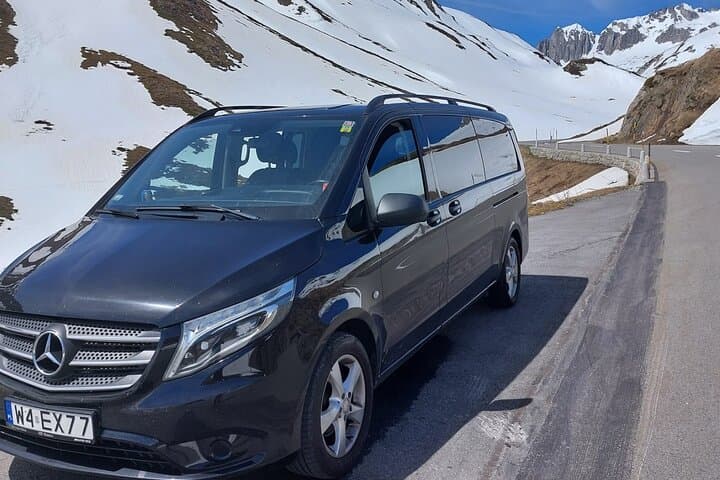 Zurich: Private Day Trip to Engelberg, Mount Titlis & Interlaken