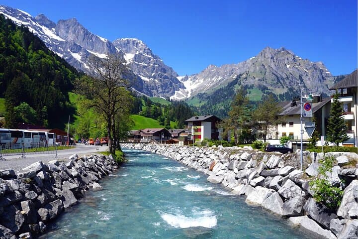 Zurich: Private Day Trip to Engelberg, Mount Titlis & Interlaken