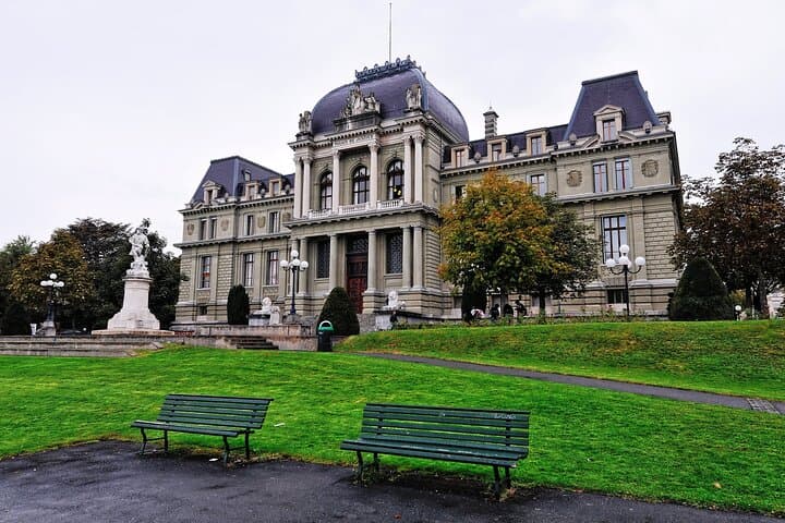 Explore Gems of Lausanne with Family