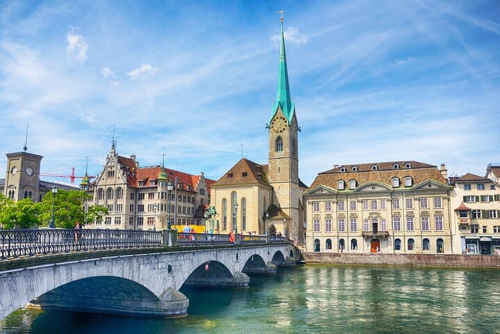 Romantic Whispers of Zurich Private Tour: Love's Journey