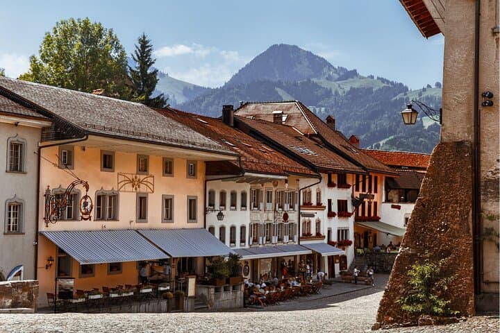 Private Car Tour to Gruyeres, Vevey, and Montreux from Lucerne