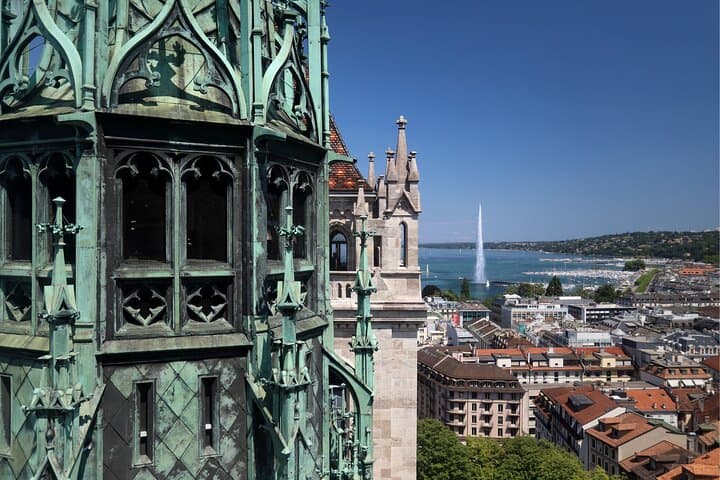 Geneva Scavenger Hunt & Highlights Self-Guided Walking Tour