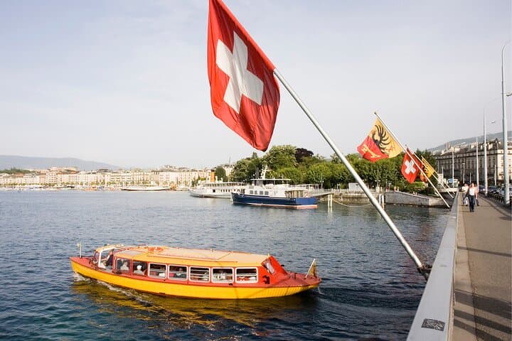 Geneva Scavenger Hunt & Highlights Self-Guided Walking Tour