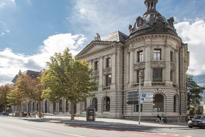Former post office building