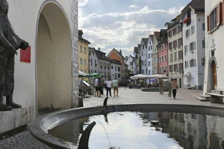 Arca's place