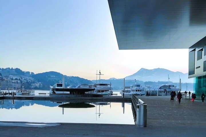 KKL with lake (meeting place)
