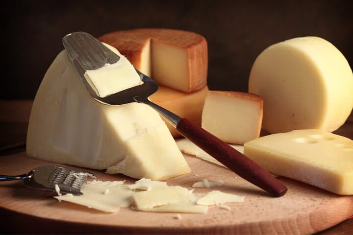 From Zurich: Chocolate, cheese & countryside small group tour