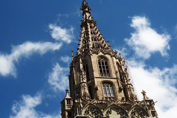 Self-Guided Reading City Tour in Bern