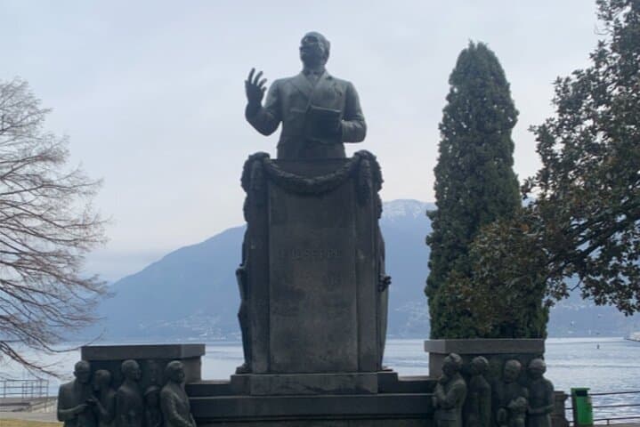 Locarno Self-Guided City Walking Tour & Scavenger Hunt