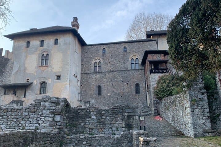 Locarno Self-Guided City Walking Tour & Scavenger Hunt